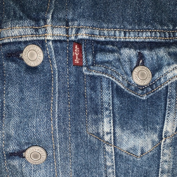 Levi’s Trucker Vest- Sleeveless Denim Jean Jacket - Picture 11 of 16